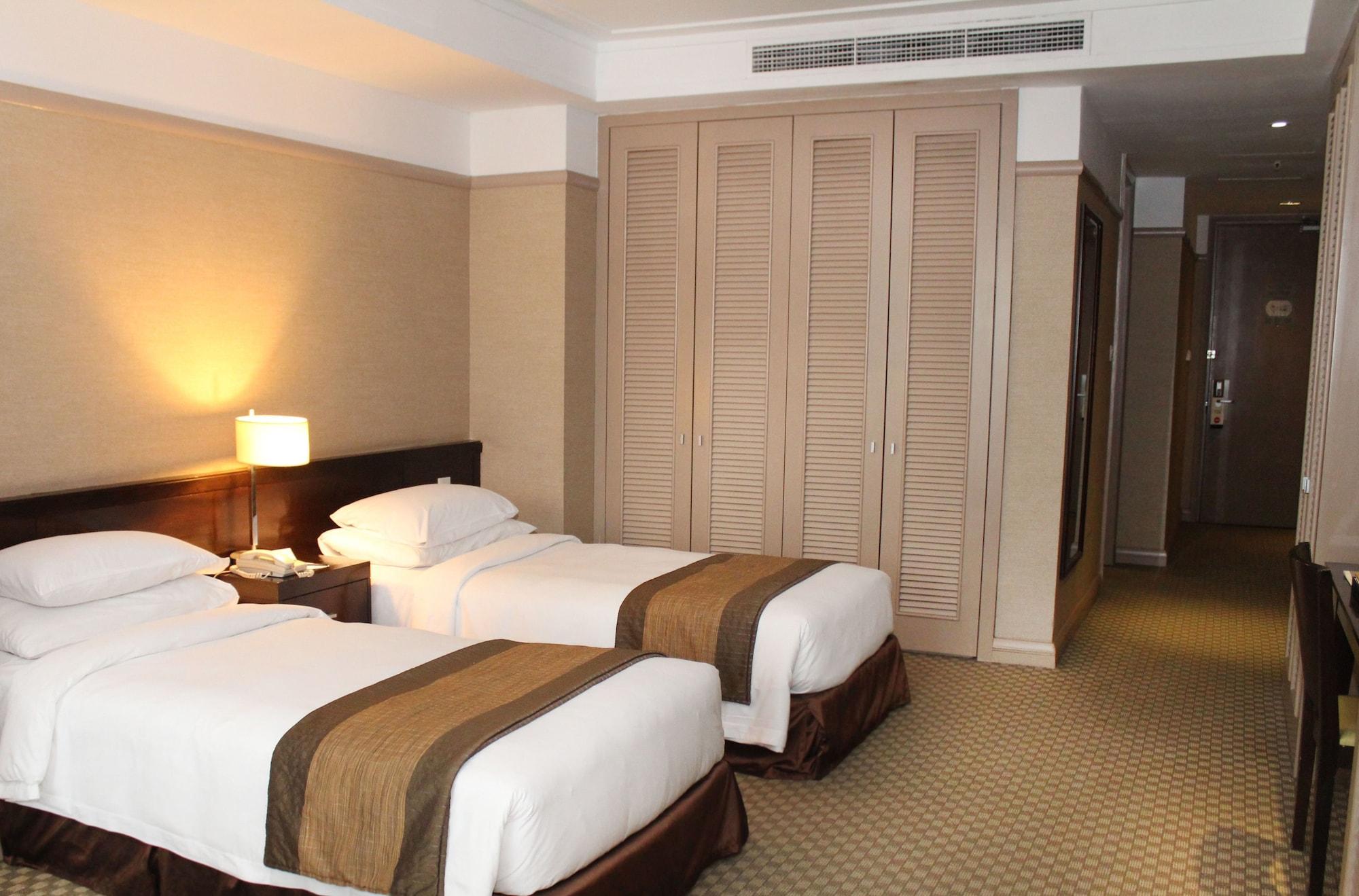 Pacific Regency Hotel Suites Kuala Lumpur Kültér fotó A room at the hotel