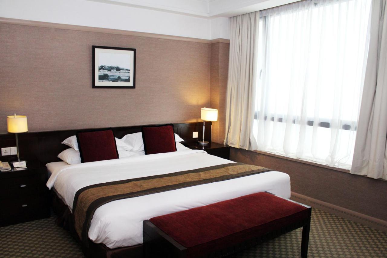 Pacific Regency Hotel Suites Kuala Lumpur Kültér fotó A bedroom at the hotel