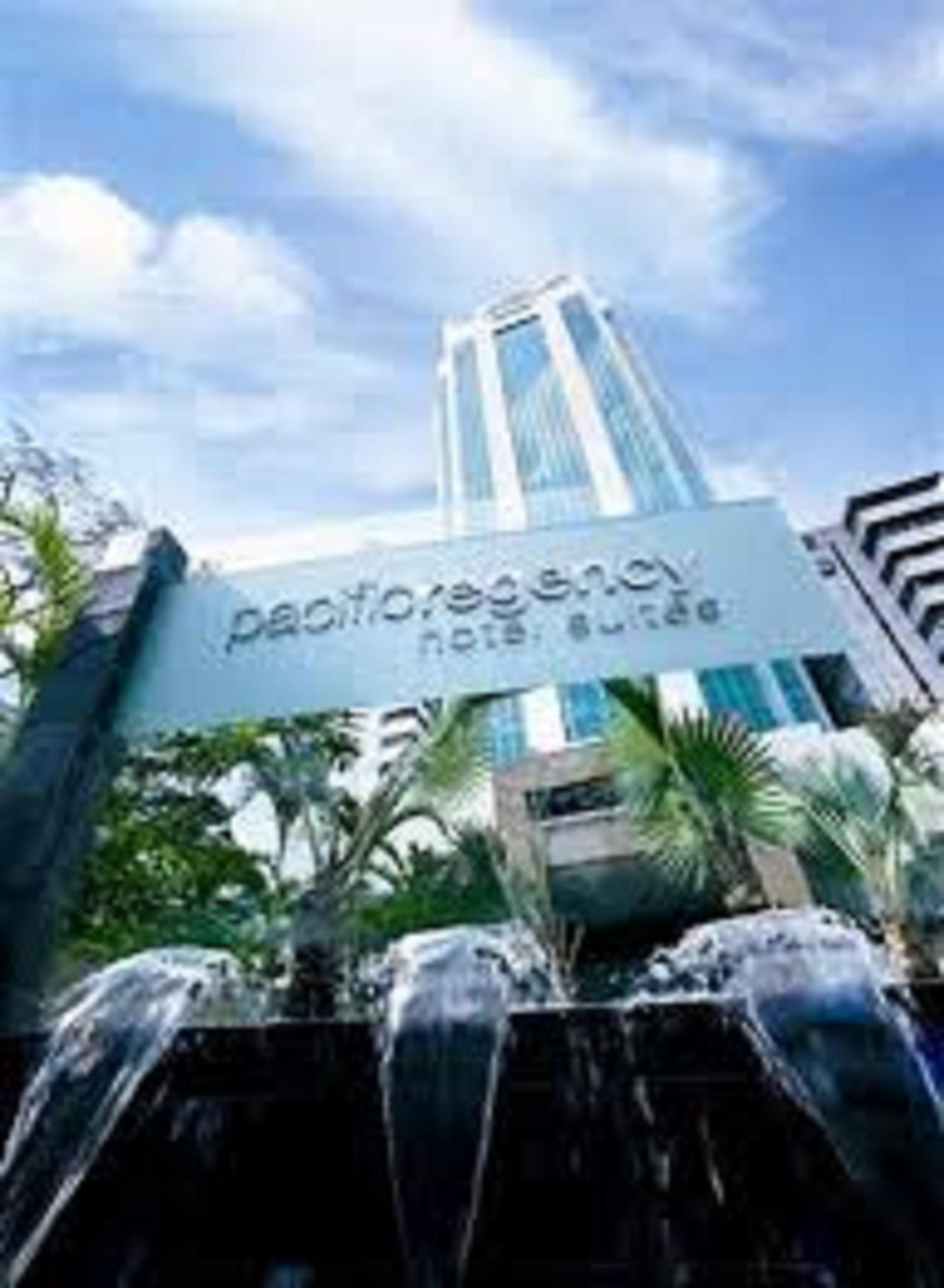 Pacific Regency Hotel Suites Kuala Lumpur Kültér fotó The entrance of the hotel