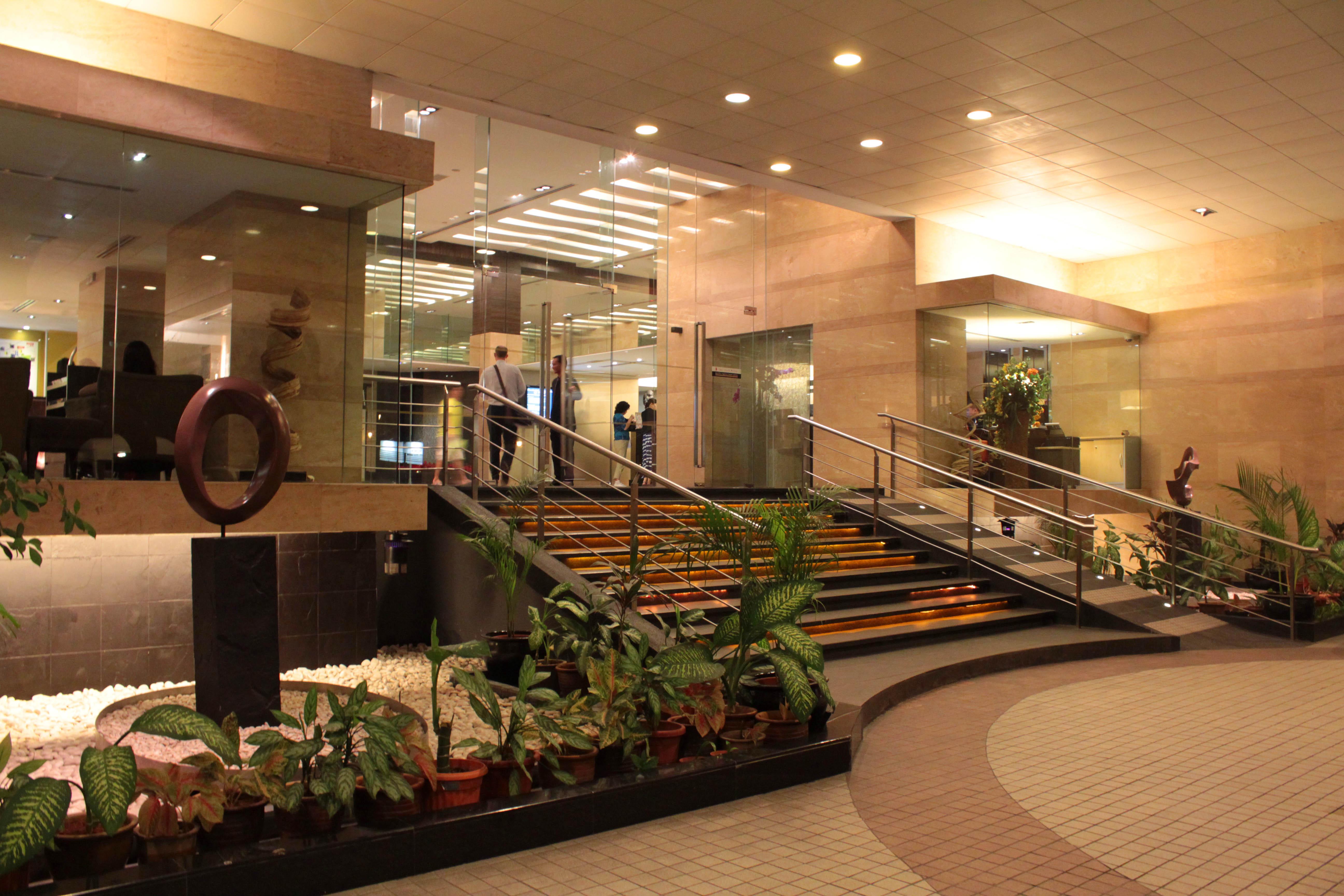 Pacific Regency Hotel Suites Kuala Lumpur Kültér fotó The lobby of the hotel